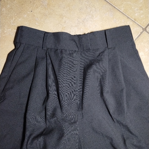 H&M NWT Black High Waisted Pleated Dress Pants Size 6 - Picture 3 of 9